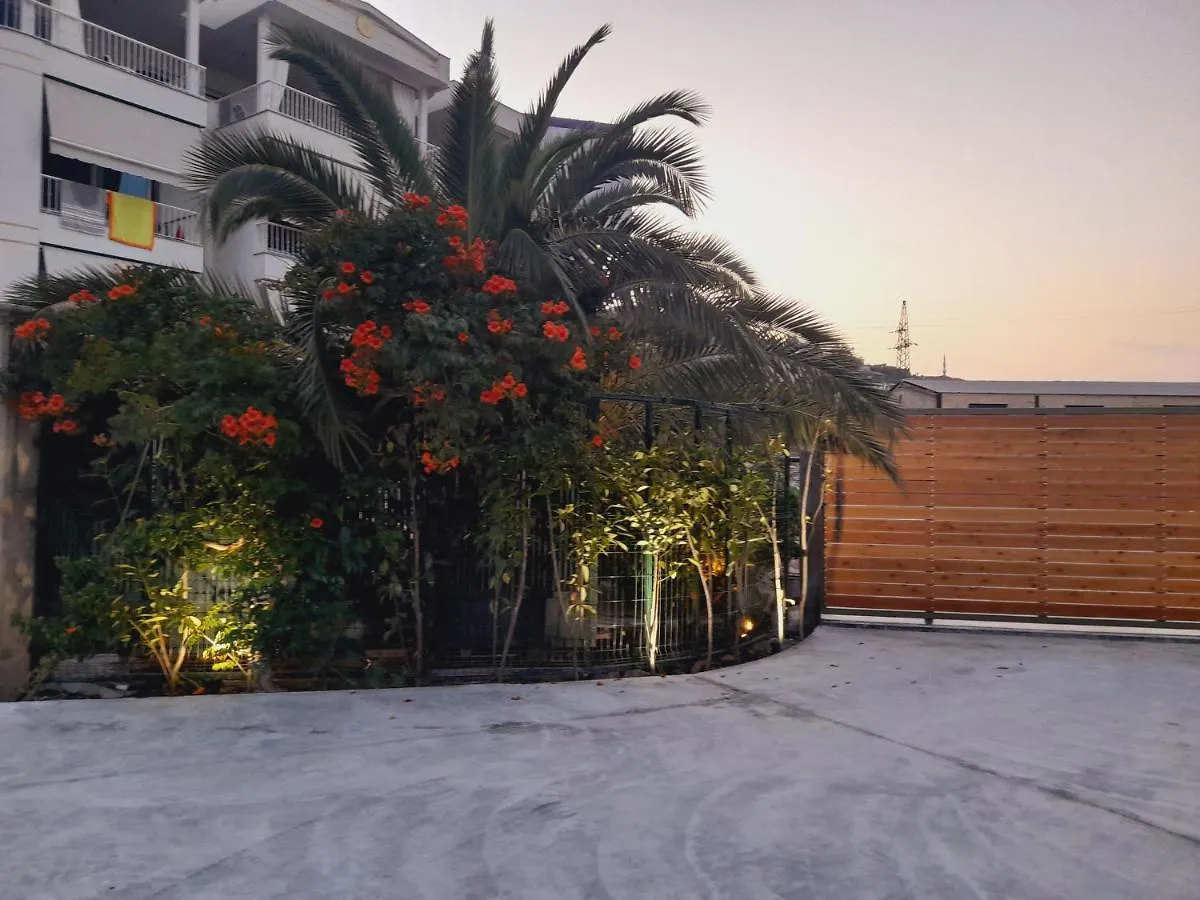 Vila Marjana Sarandë